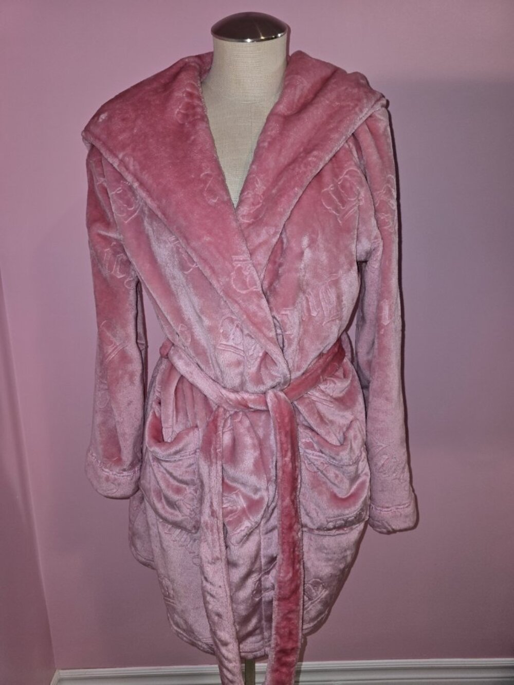Juicy Couture Pink Plush Hooded Robe L/XL Embossed Logo Belted Soft Sleepwear - Picture 3 of 10